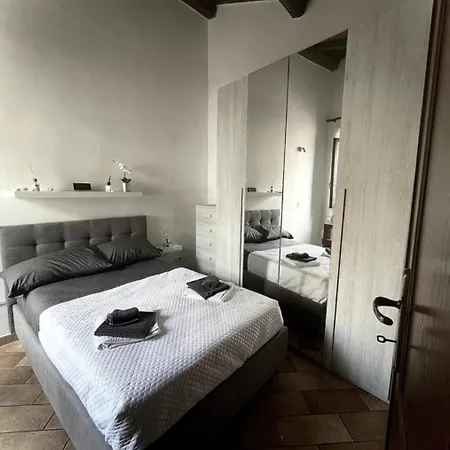 Apartment Orologio House - House In The Center Capranica