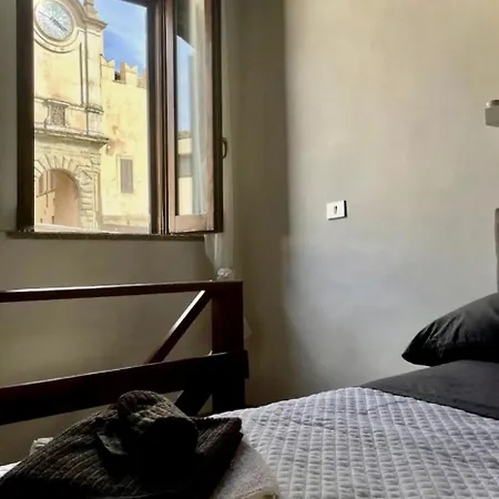 Apartment Orologio House - House In The Center Capranica
