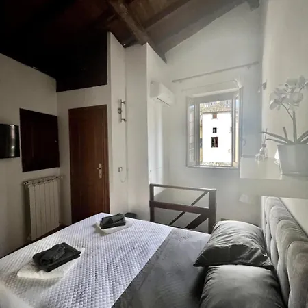 Apartment Orologio House - House In The Center